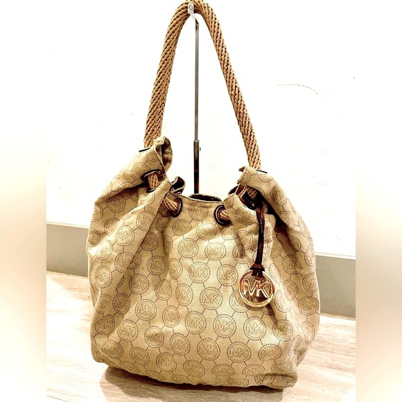 Michael Kors Large Signature Marina Tote - Picture 11 of 11